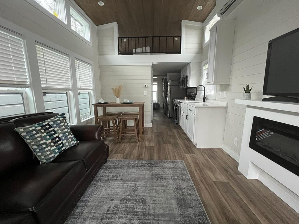 coldwater_cl-2185_staged-interior-02