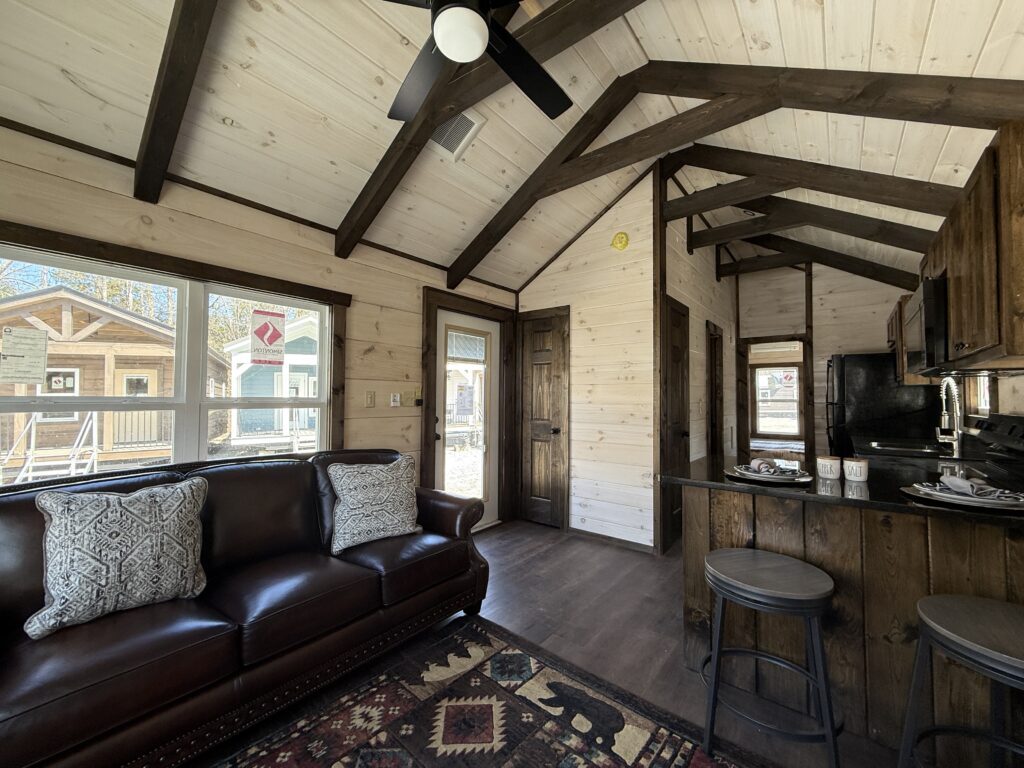 lincoln_tl-1256_interior-02