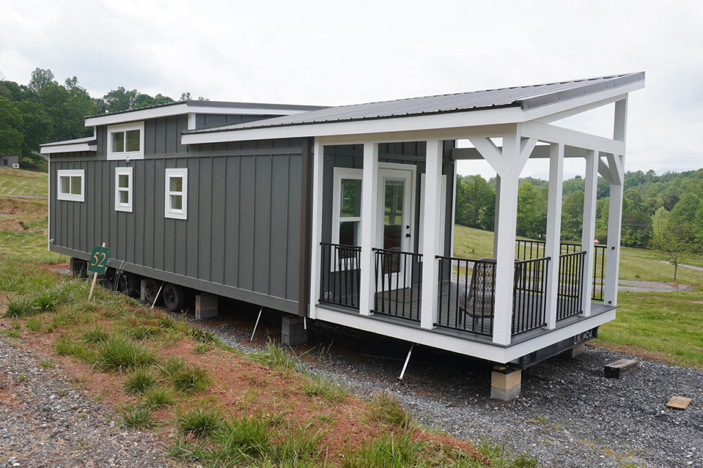 lot-52_blackberry_tl-1252_exterior-01