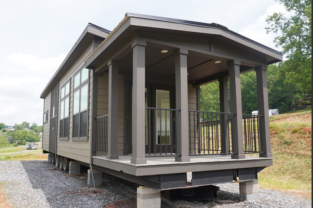 lot-57_sierra_cl-2013_exterior-01